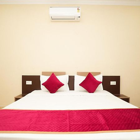 Hotel A.P Residency 구르가온 외부 사진
