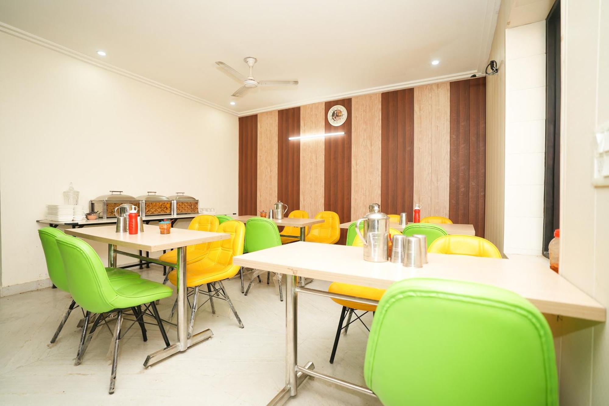 Hotel A.P Residency 구르가온 외부 사진