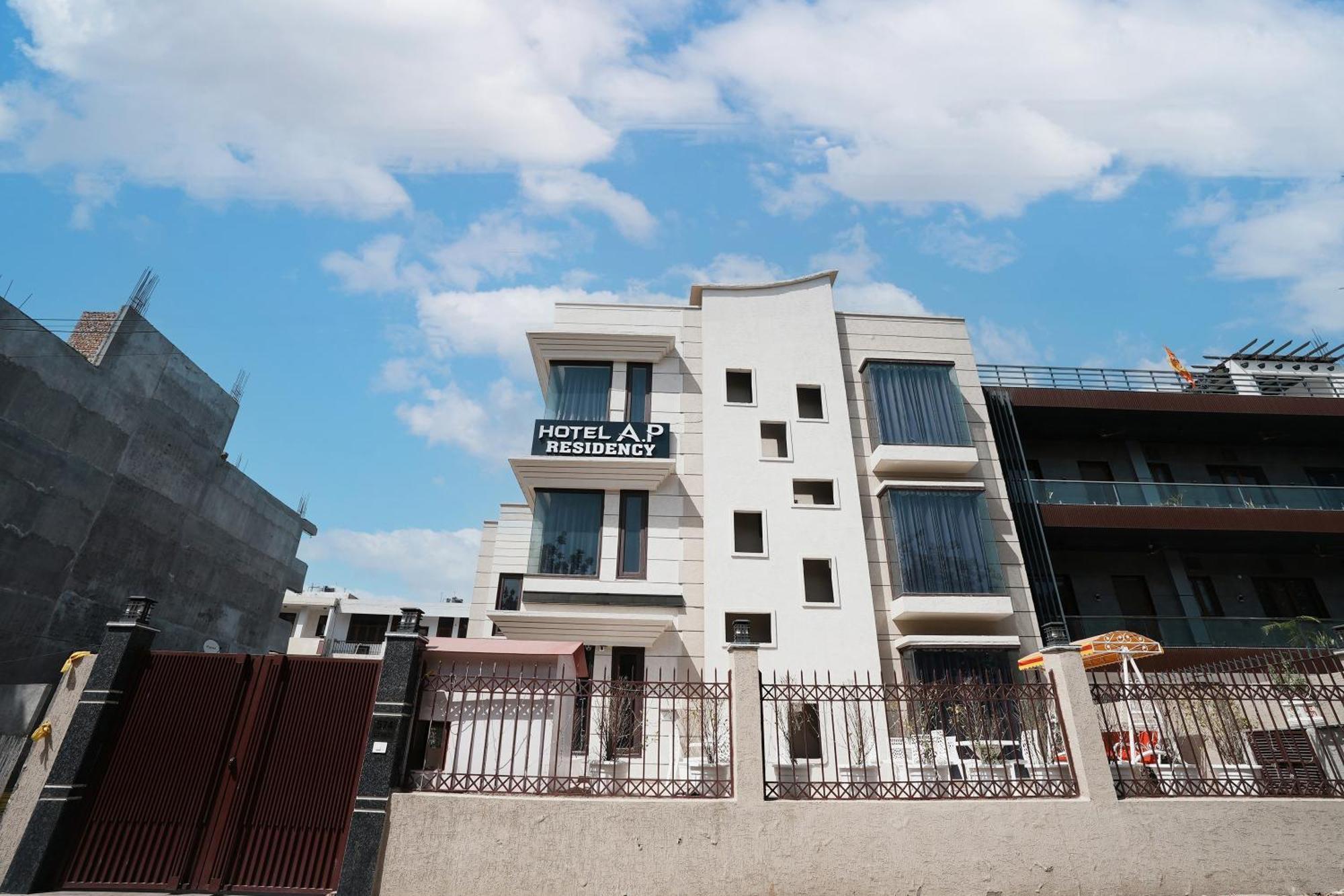 Hotel A.P Residency 구르가온 외부 사진